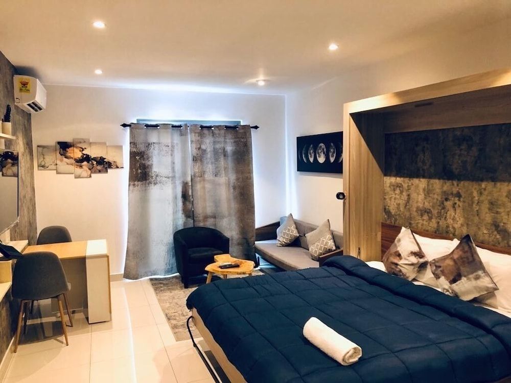 Unique Homes by Lennox Executive Studio, 1 Queen Bed 22