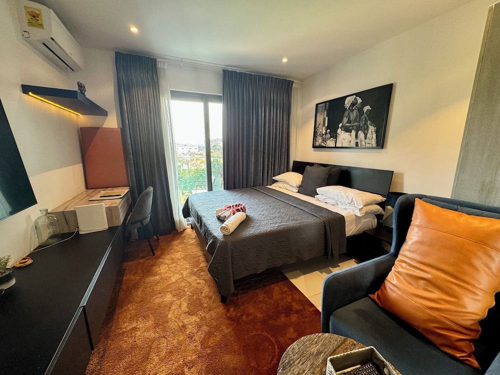 Unique Homes by Lennox Executive Studio, 1 Queen Bed 36