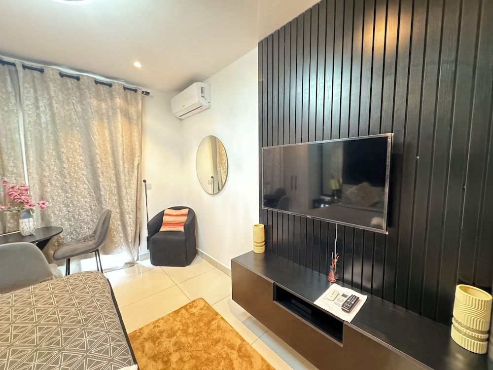 Unique Homes by Lennox Executive Studio, 1 Queen Bed 82