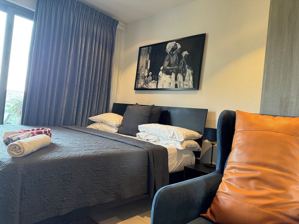 Unique Homes by Lennox Executive Studio, 1 Queen Bed 35