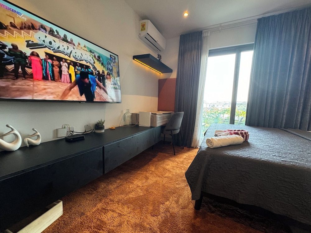 Unique Homes by Lennox Executive Studio, 1 Queen Bed 39