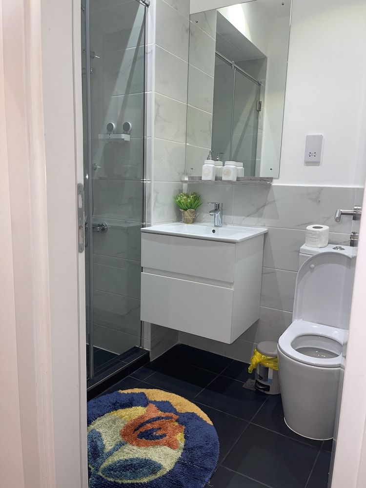 Unique Homes by Embassy Gardens Luxury Studio Suite, Courtyard View 59