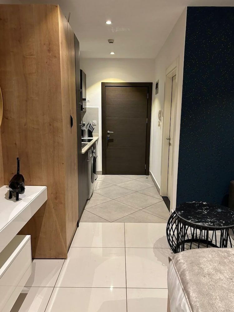 Unique Homes by Embassy Gardens Luxury Studio Suite, Courtyard View 48