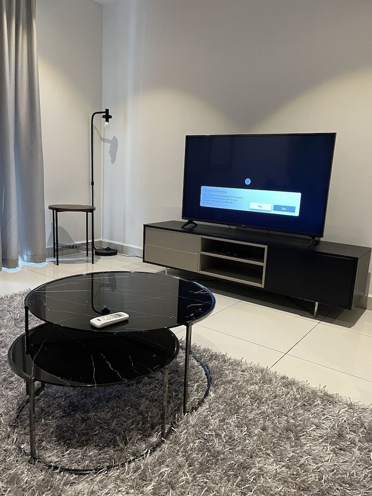 Unique Homes by Embassy Gardens Deluxe Duplex, 1 Bedroom, Pool View 36