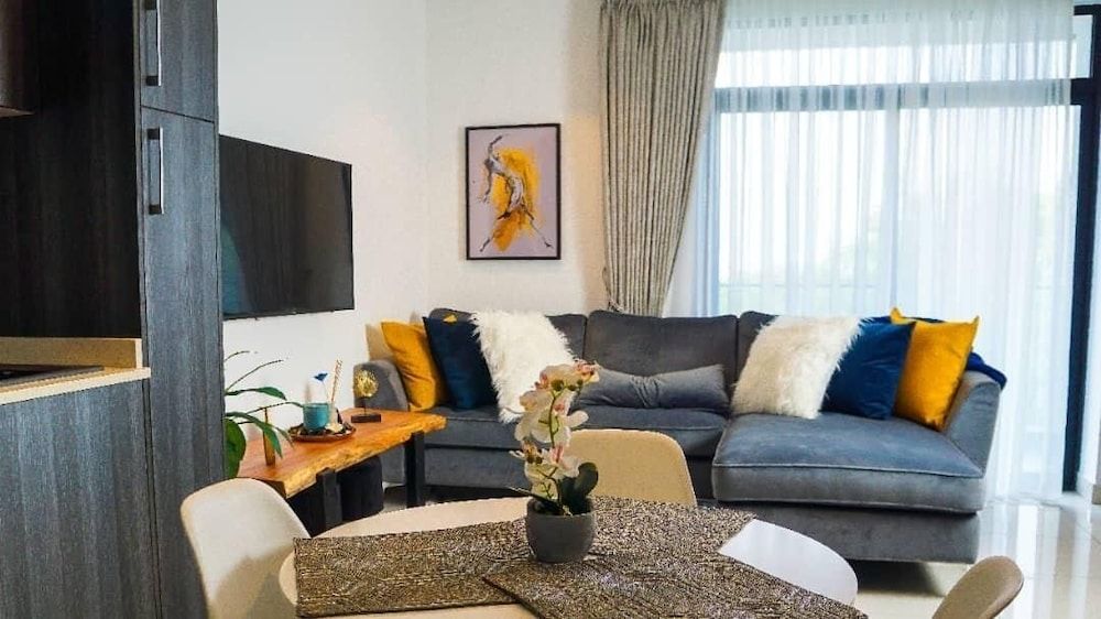 Unique Homes by Embassy Gardens Executive Apartment, 1 Queen Bed, Accessible 27