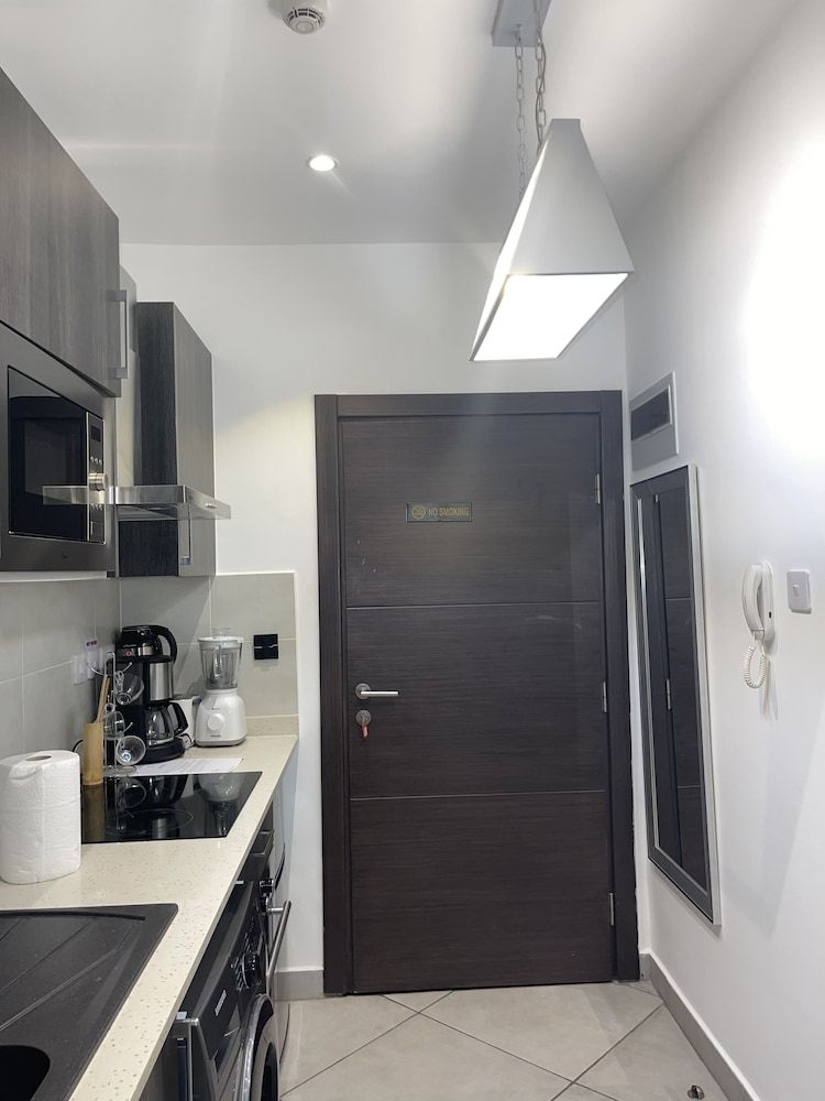 Unique Homes by Embassy Gardens Luxury Studio Suite, Courtyard View 55