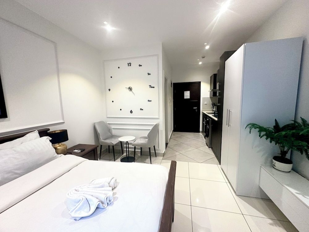 Unique Homes by Embassy Gardens Luxury Studio Suite, Courtyard View 30