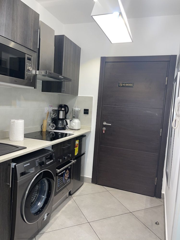 Unique Homes by Embassy Gardens Luxury Studio Suite, Courtyard View 98