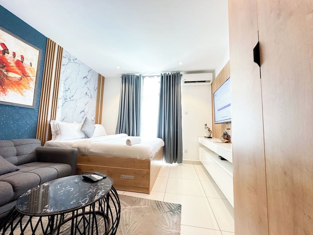 Unique Homes by Embassy Gardens Luxury Studio Suite, Courtyard View 23