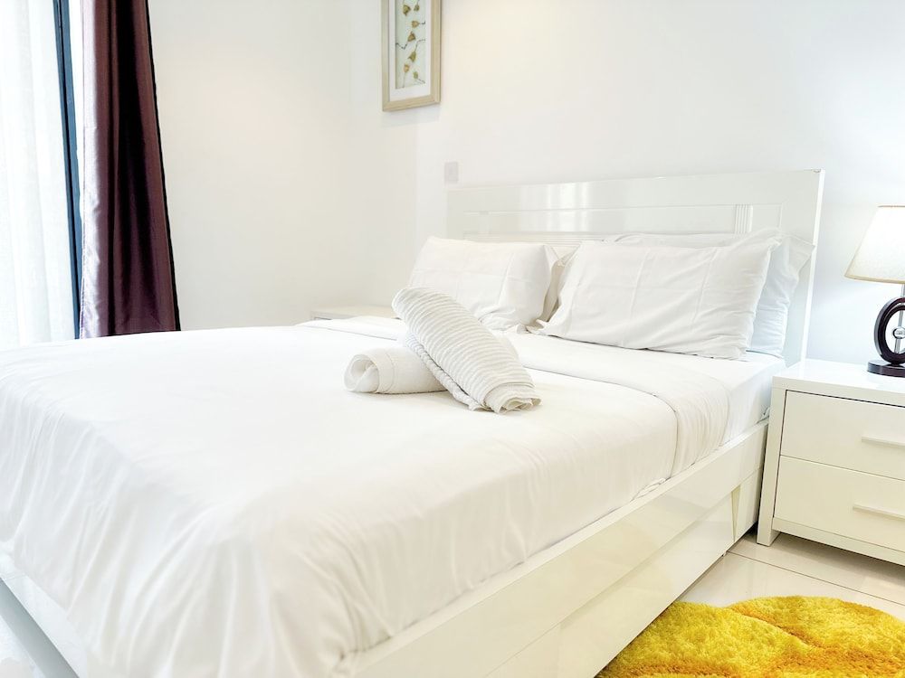 Unique Homes by Embassy Gardens Executive Apartment, 1 Queen Bed, Accessible 8