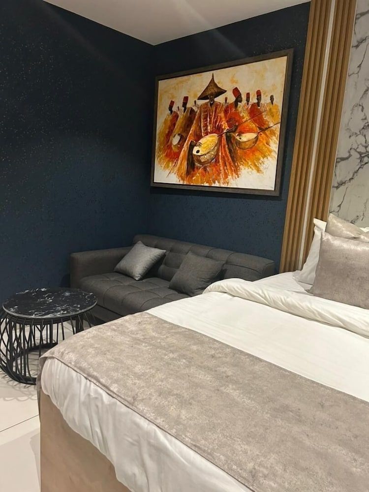 Unique Homes by Embassy Gardens Luxury Studio Suite, Courtyard View 19