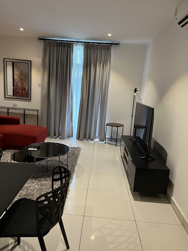 Unique Homes by Embassy Gardens Deluxe Duplex, 1 Bedroom, Pool View 34