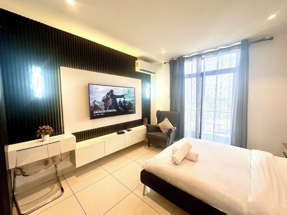 Unique Homes by Embassy Gardens Luxury Studio Suite, Courtyard View 38