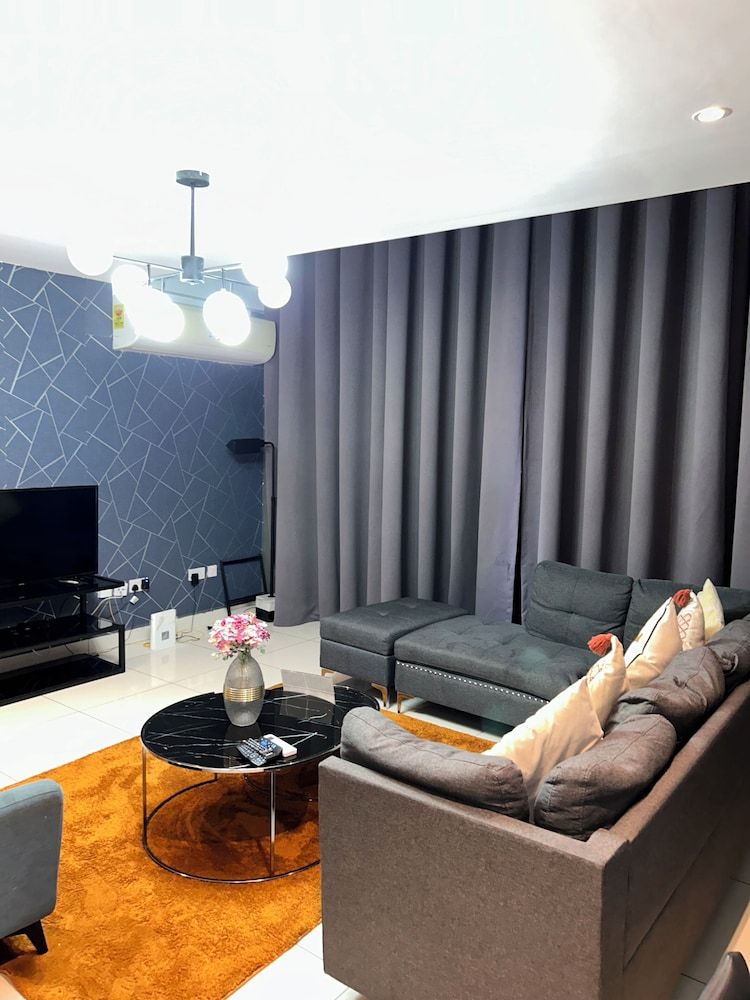 Unique Homes by Embassy Gardens Deluxe Duplex, 1 Bedroom, Pool View 47