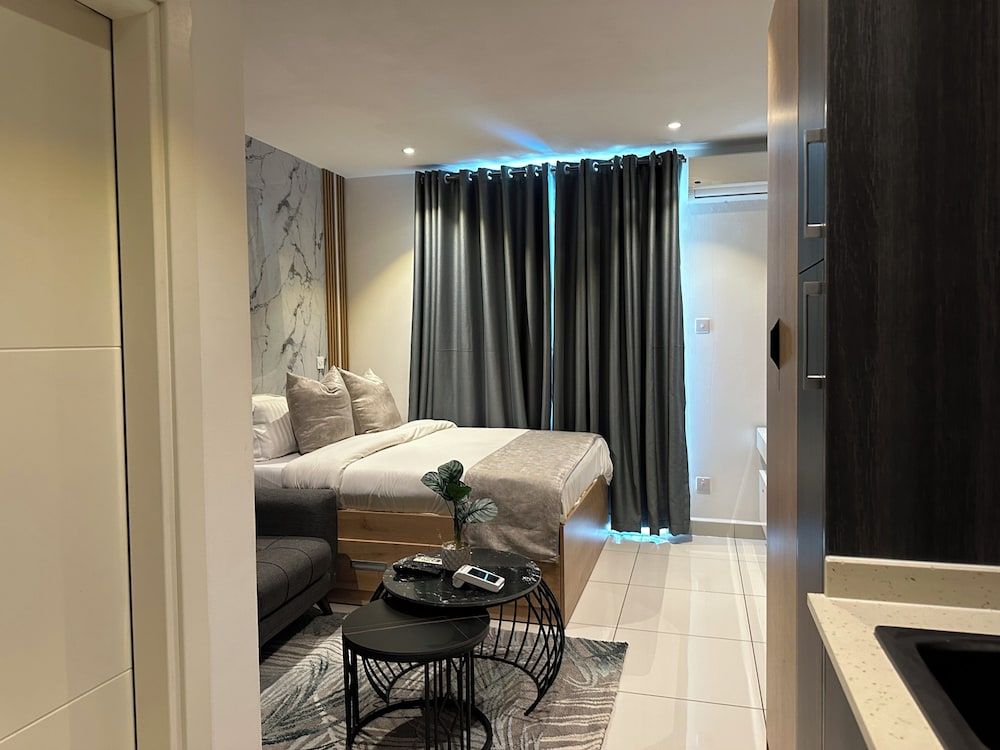 Unique Homes by Embassy Gardens Luxury Studio Suite, Courtyard View 76