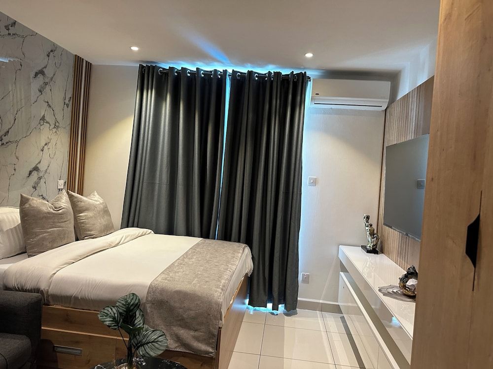 Unique Homes by Embassy Gardens Luxury Studio Suite, Courtyard View 17