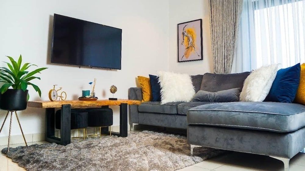 Unique Homes by Embassy Gardens Executive Apartment, 1 Queen Bed, Accessible 26