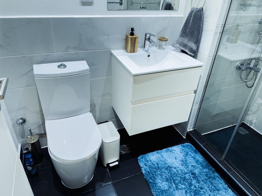 Unique Homes by Embassy Gardens Luxury Studio Suite, Courtyard View 53