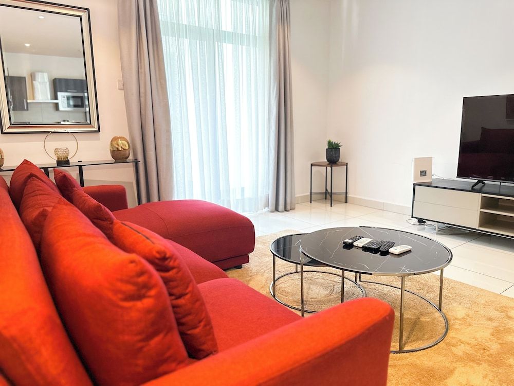 Unique Homes by Embassy Gardens Executive Apartment, 1 Queen Bed, Accessible 30