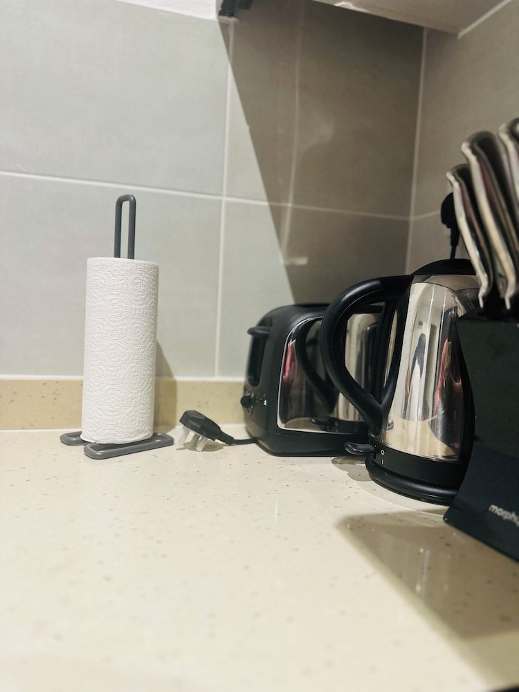 Unique Homes by Embassy Gardens Executive Apartment, 1 Queen Bed, Accessible 12