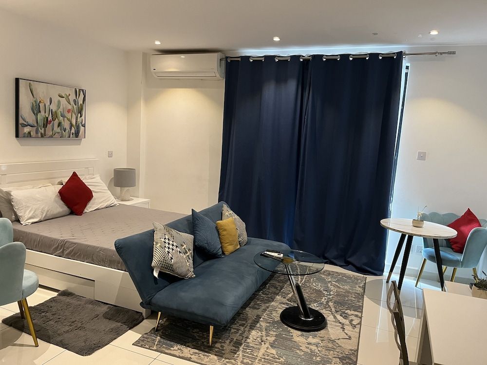 Unique Homes by Embassy Gardens Luxury Studio Suite, Courtyard View 73