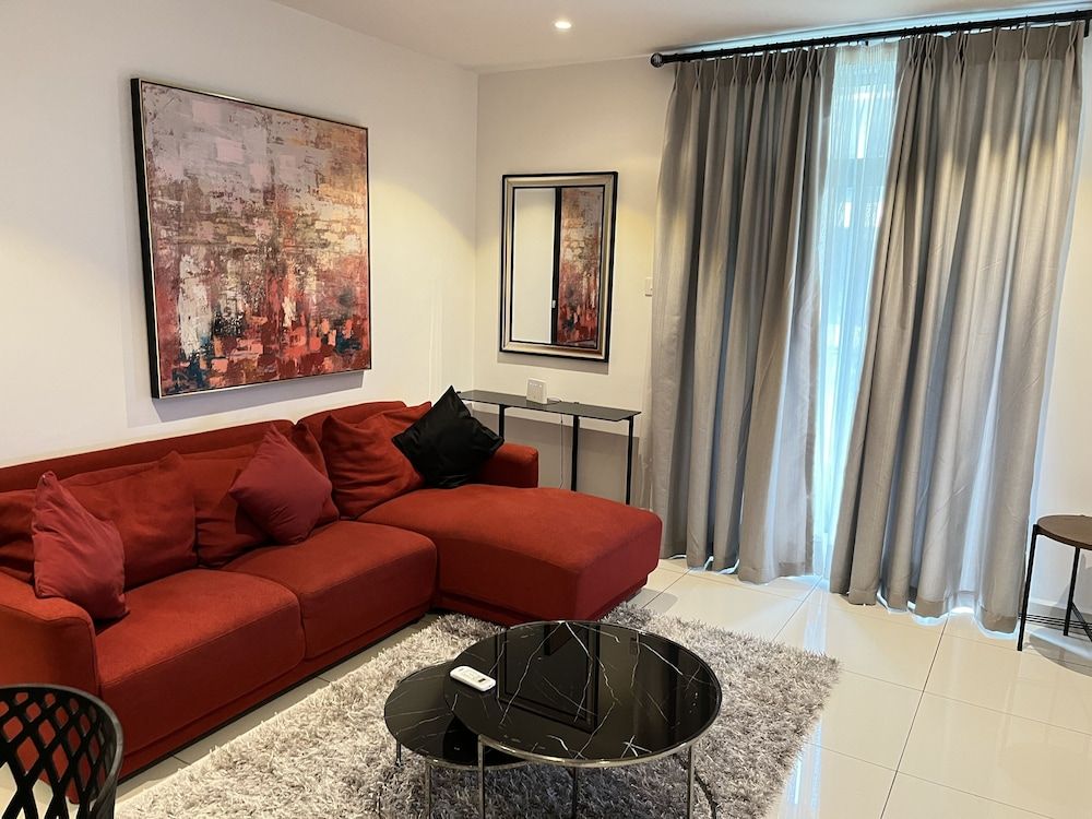 Unique Homes by Embassy Gardens Deluxe Duplex, 1 Bedroom, Pool View 30