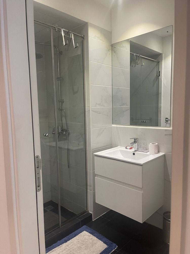 Unique Homes by Embassy Gardens Luxury Studio Suite, Courtyard View 60