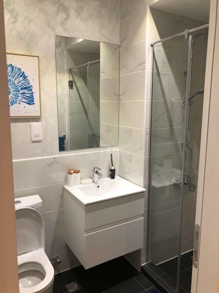 Unique Homes by Embassy Gardens Luxury Studio Suite, Courtyard View 62