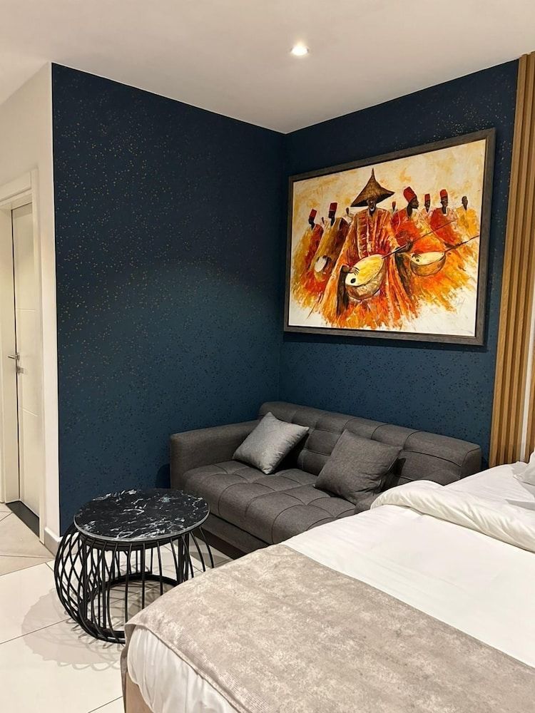 Unique Homes by Embassy Gardens Luxury Studio Suite, Courtyard View 18