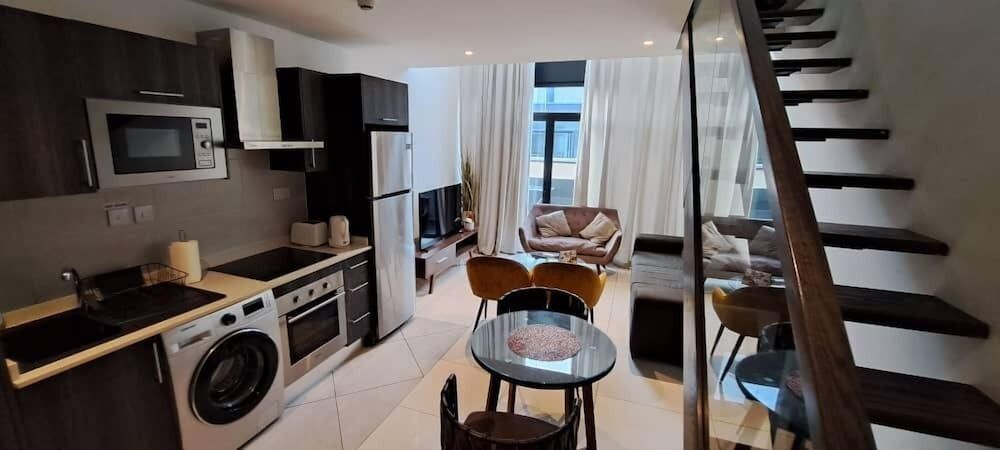 Unique Homes by Embassy Gardens Executive Apartment, 1 Queen Bed, Accessible 25