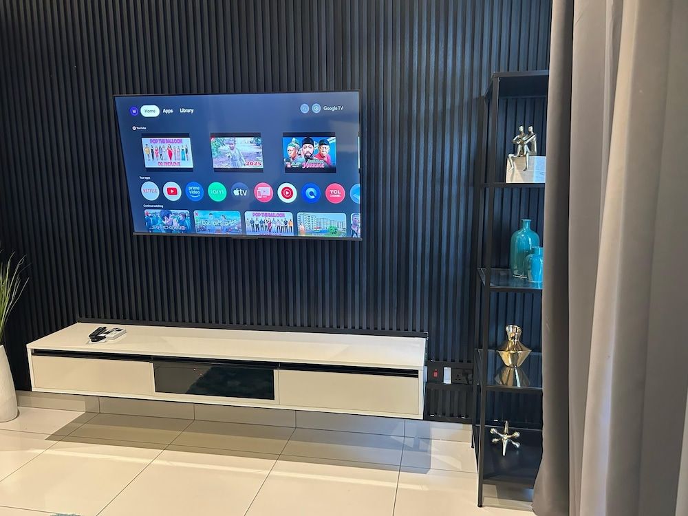 Unique Homes by Embassy Gardens Luxury Studio Suite, Courtyard View 93