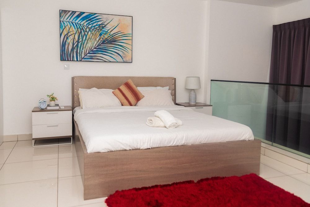 Unique Homes by Embassy Gardens Deluxe Duplex, 1 Bedroom, Pool View 7