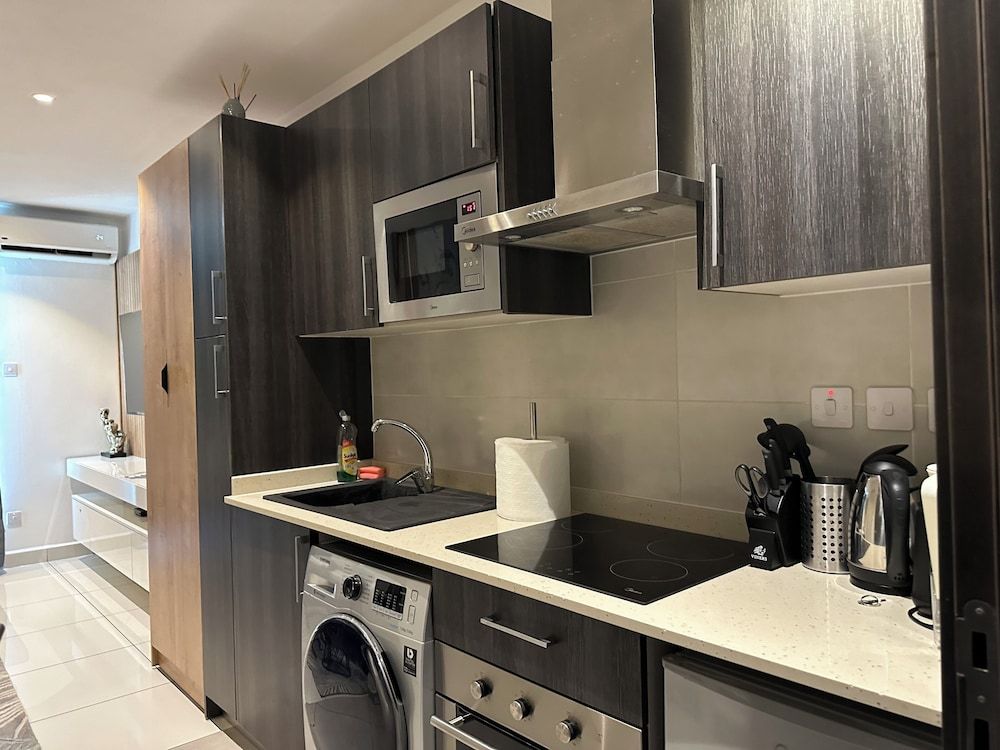 Unique Homes by Embassy Gardens Luxury Studio Suite, Courtyard View 75