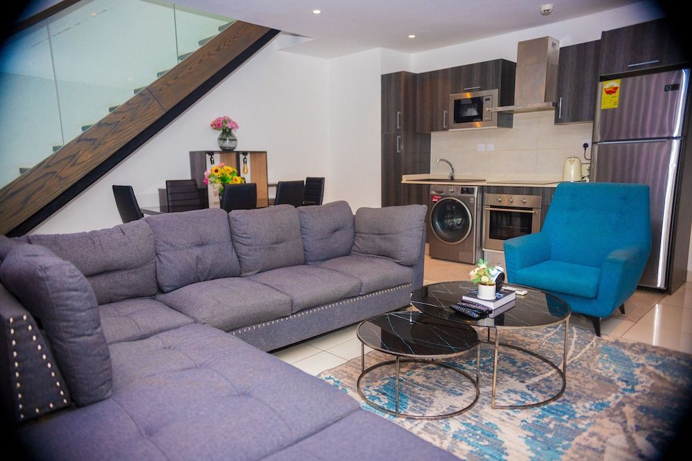 Unique Homes by Embassy Gardens Deluxe Duplex, 1 Bedroom, Pool View 43