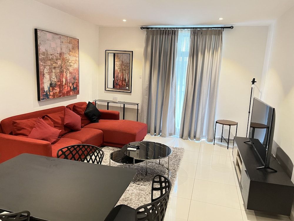 Unique Homes by Embassy Gardens Deluxe Duplex, 1 Bedroom, Pool View 29