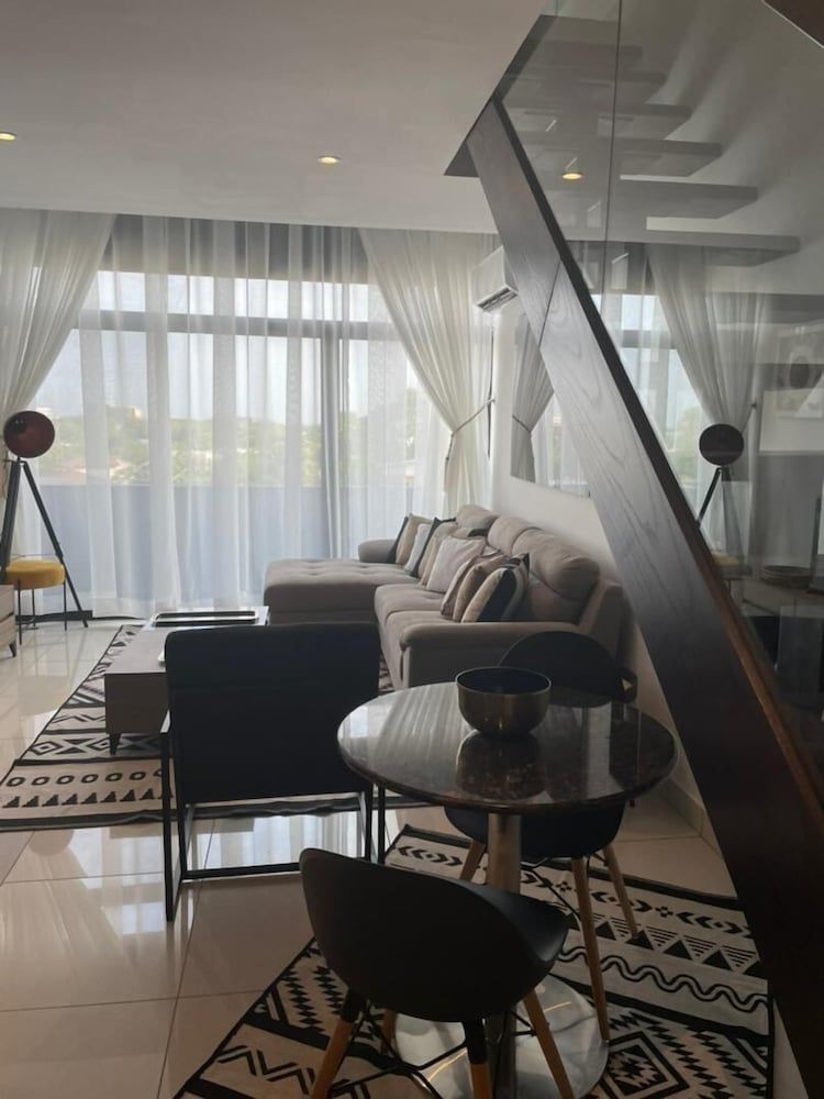 Unique Homes by Embassy Gardens Deluxe Duplex, 1 Bedroom, Pool View 32