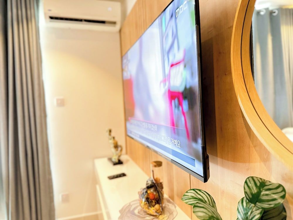 Unique Homes by Embassy Gardens Luxury Studio Suite, Courtyard View 82