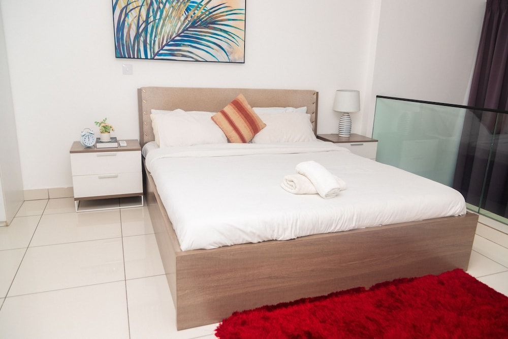 Unique Homes by Embassy Gardens Deluxe Duplex, 1 Bedroom, Pool View 8