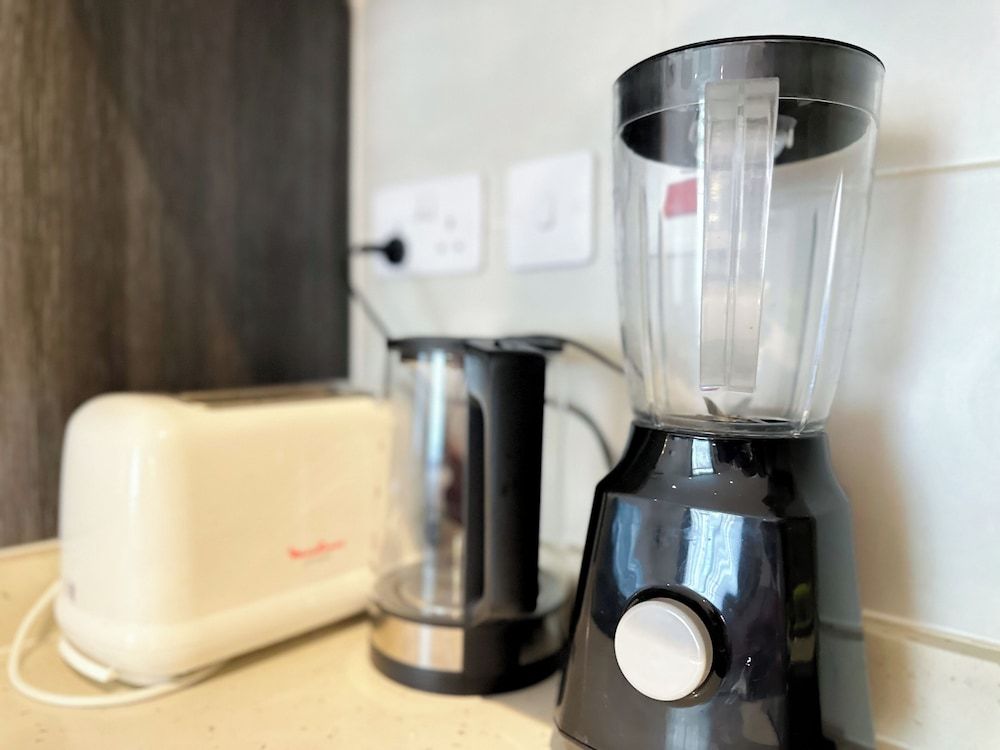 Unique Homes by Embassy Gardens Executive Apartment, 1 Queen Bed, Accessible 23