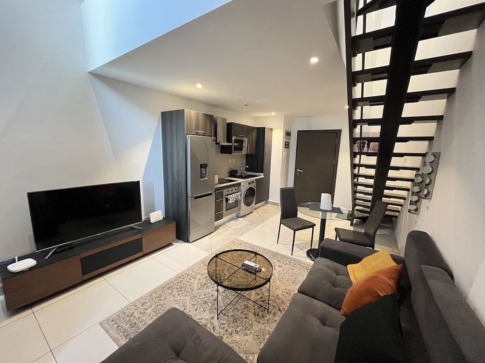 Unique Homes by Embassy Gardens Deluxe Duplex, 1 Bedroom, Pool View 38