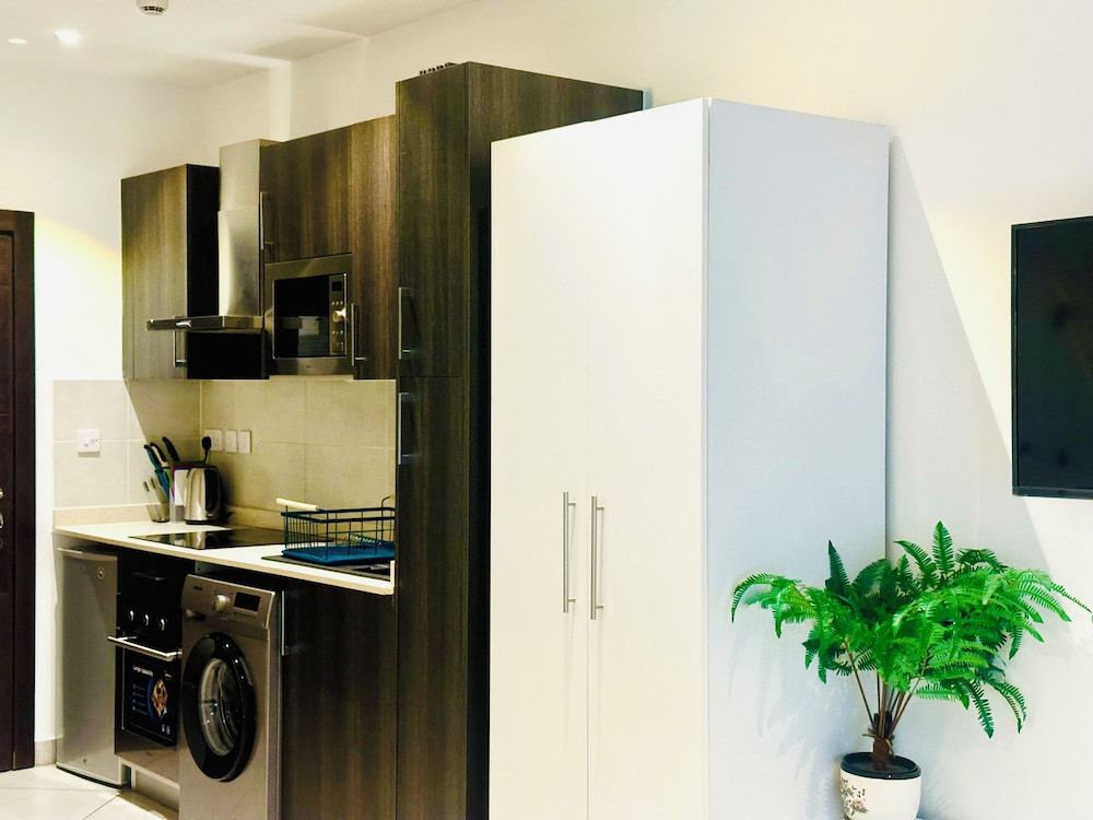 Unique Homes by Embassy Gardens Luxury Studio Suite, Courtyard View 85