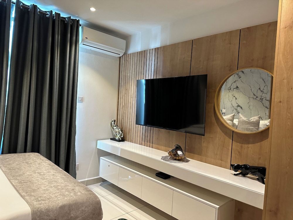 Unique Homes by Embassy Gardens Luxury Studio Suite, Courtyard View 79