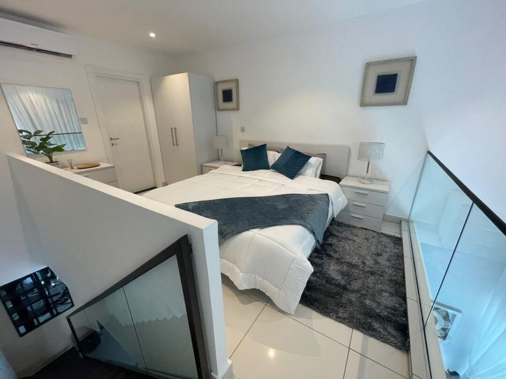 Unique Homes by Embassy Gardens Deluxe Duplex, 1 Bedroom, Pool View