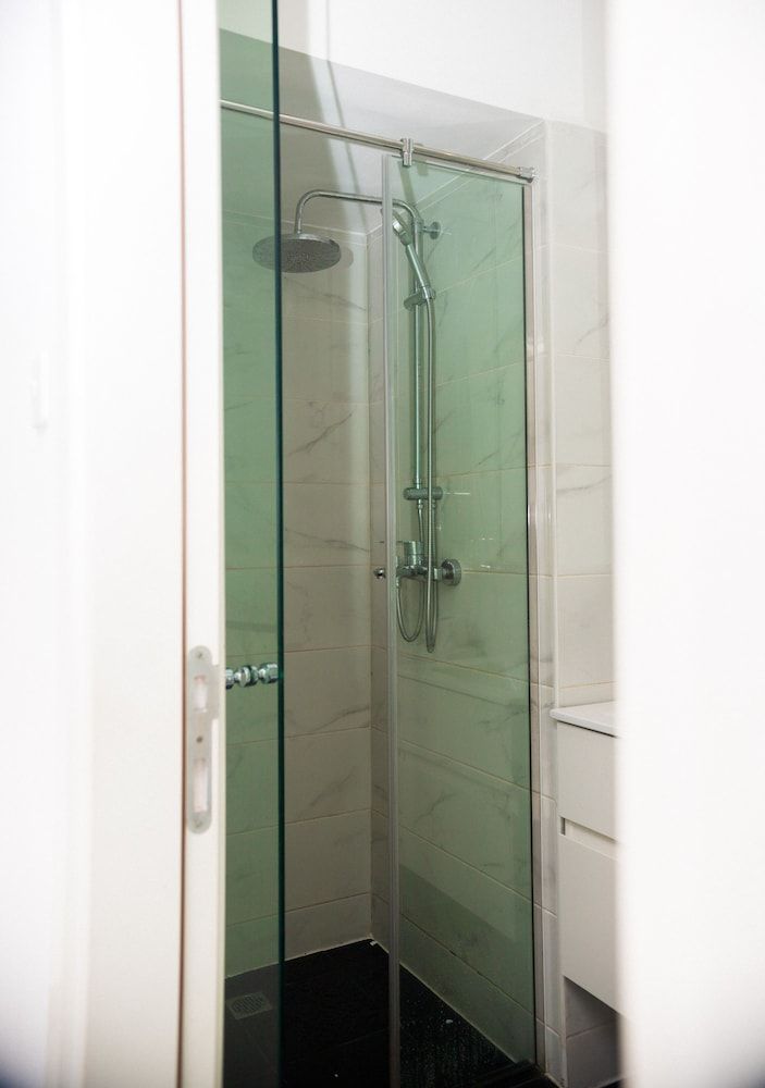 Unique Homes by Embassy Gardens Deluxe Duplex, 1 Bedroom, Pool View 16