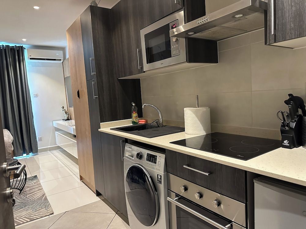 Unique Homes by Embassy Gardens Luxury Studio Suite, Courtyard View 49