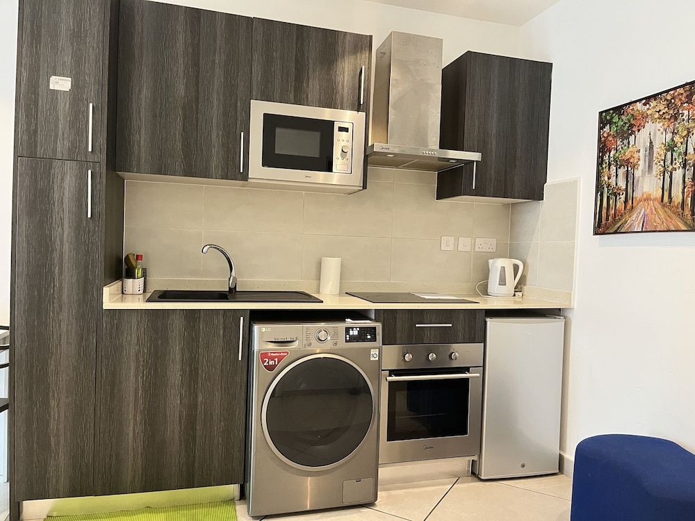 Unique Homes by Embassy Gardens Luxury Studio Suite, Courtyard View 100