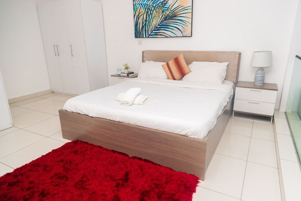 Unique Homes by Embassy Gardens Deluxe Duplex, 1 Bedroom, Pool View 10