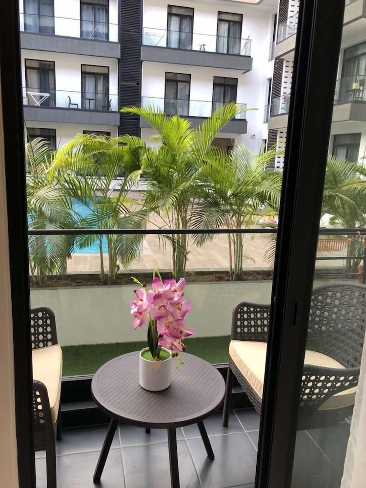 Unique Homes by Embassy Gardens Luxury Studio Suite, Courtyard View 41