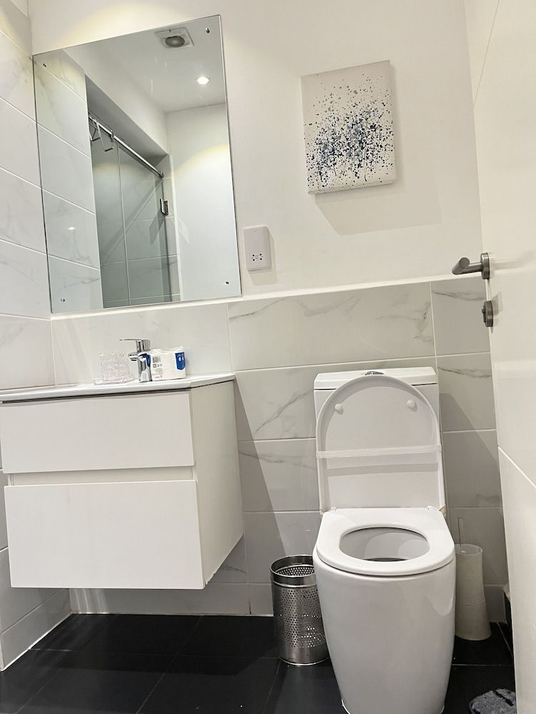 Unique Homes by Embassy Gardens Luxury Studio Suite, Courtyard View 61