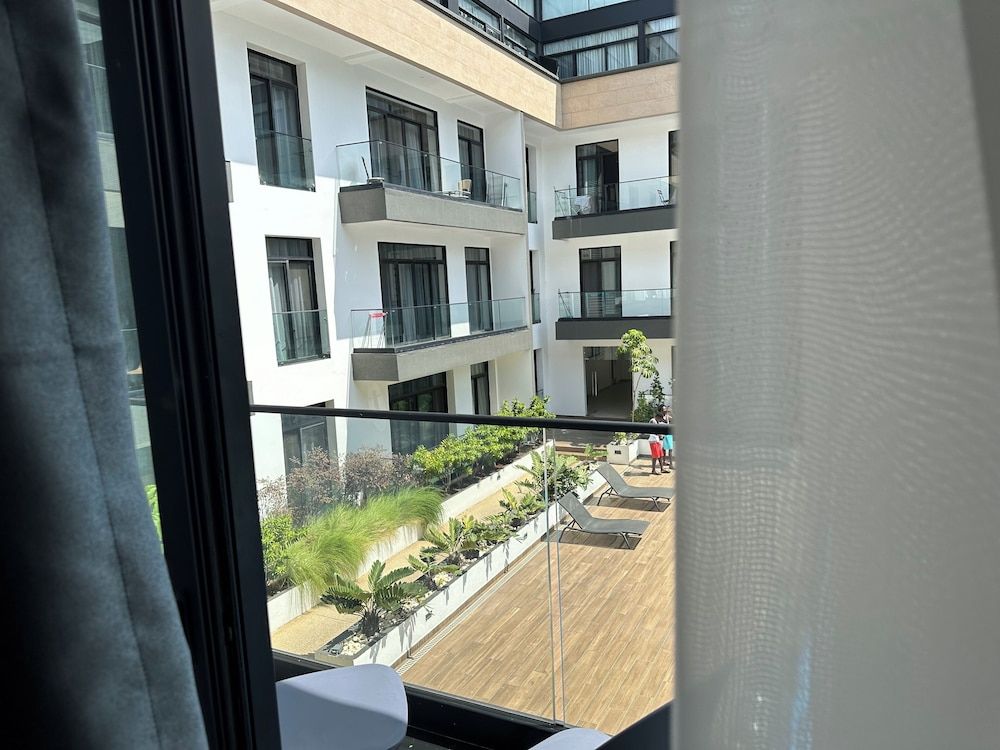 Unique Homes by Embassy Gardens Luxury Studio Suite, Courtyard View 42